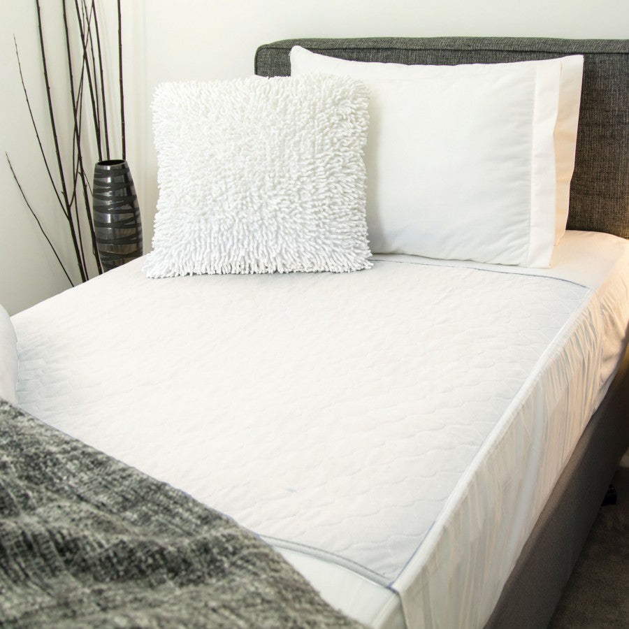 Conni Bed Pad with Tuck-ins - White