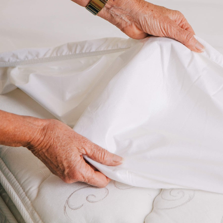Conni Micro-Plush - Waterproof Fitted Sheet (4 Sizes)